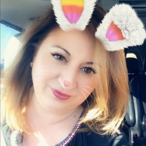 Meet your Posher, Alicia